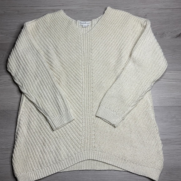 Jaclyn Smith Cream V-Neck Sweater - Picture 1 of 6